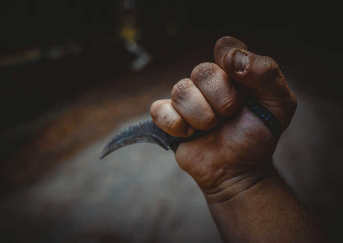 sennik zabicie kogoś