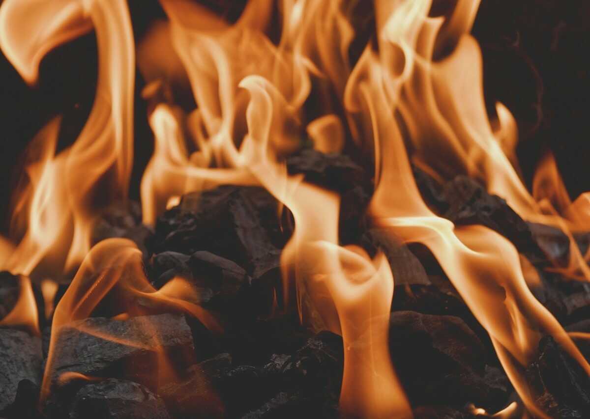 sennik węgiel widzieć