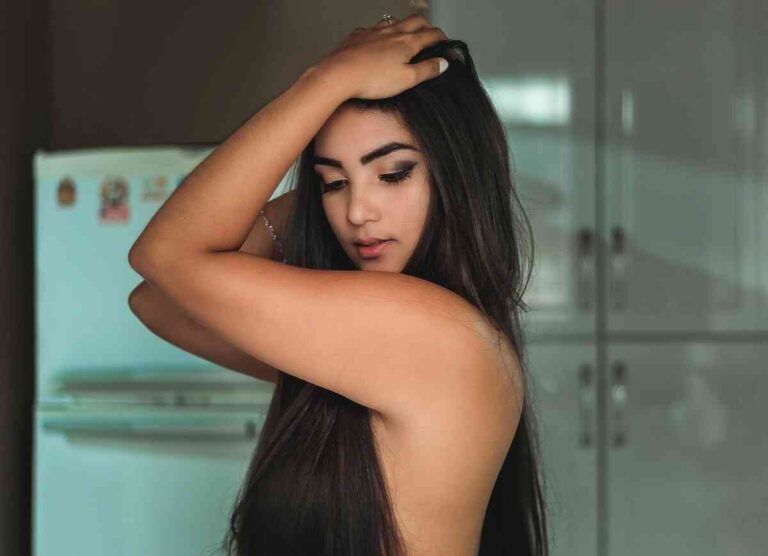 sennik długie włosy