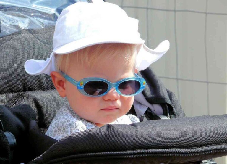 sennik dziecko w wózku